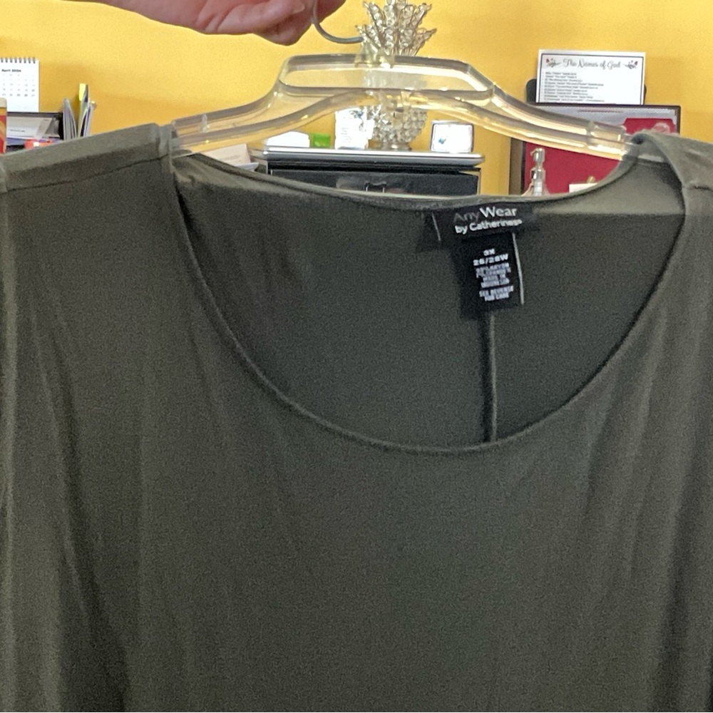 Top - Picture 2 of 3